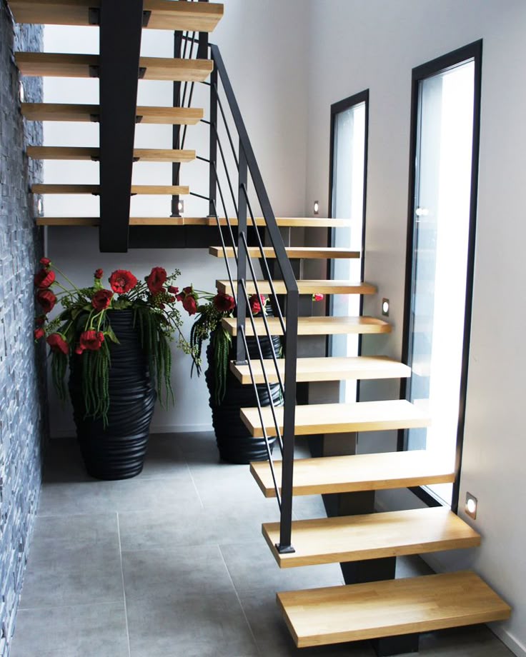 Каркасные лестницы на второй этаж фото Adoptez les escaliers en bois et en métal pour un intérieur plus stylé! (avec im
