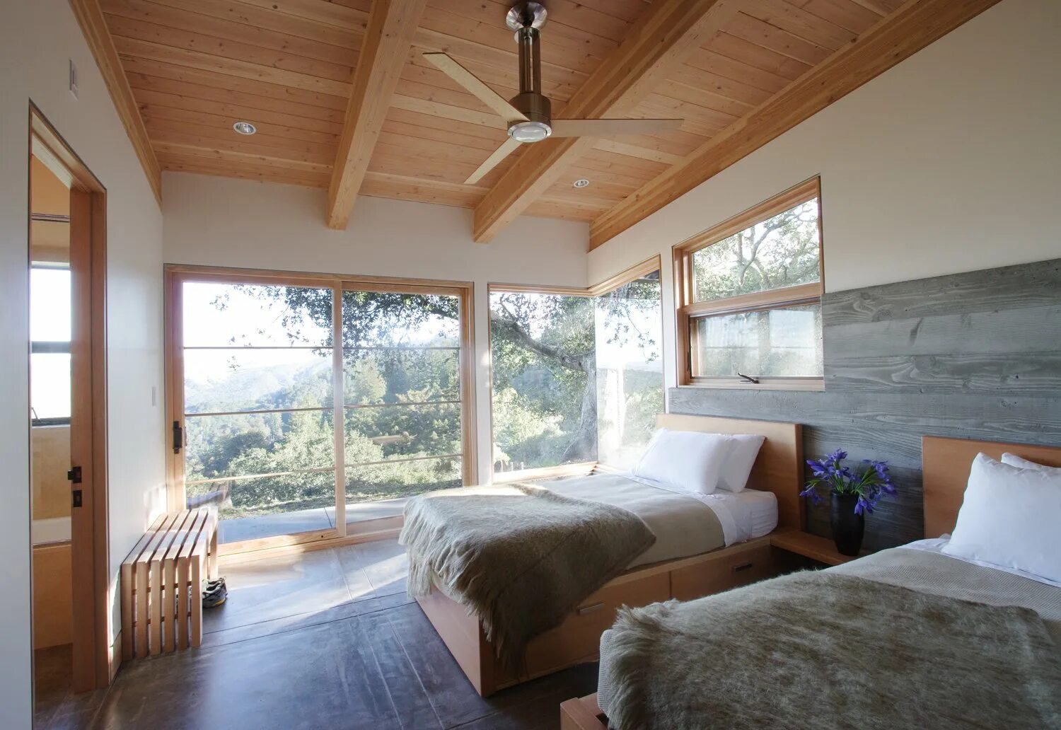 Каркасный дом внутри фото Photo 16 of 25 in House Ocho by Feldman Architecture - Dwell