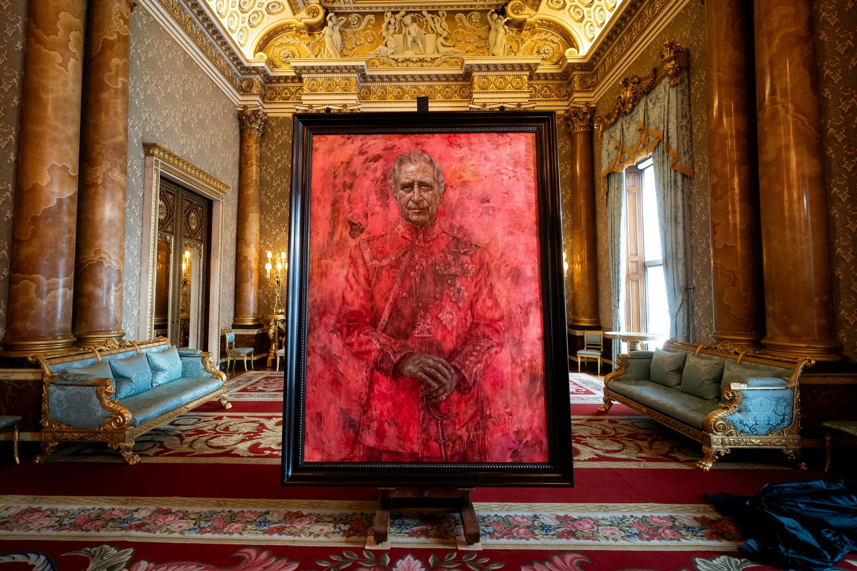 Карл 3 фото сейчас King Charles unveils his first portrait since coronation Reuters