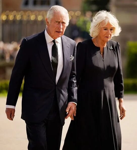 Карл и камилла фото There’s a Strictly Observed Fashion for Mourning Queen Elizabeth