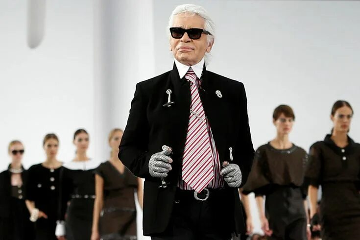 Карл лагерфельд фото одежды Karl Lagerfeld Designer Who Defined Luxury Fashion Dies at 85