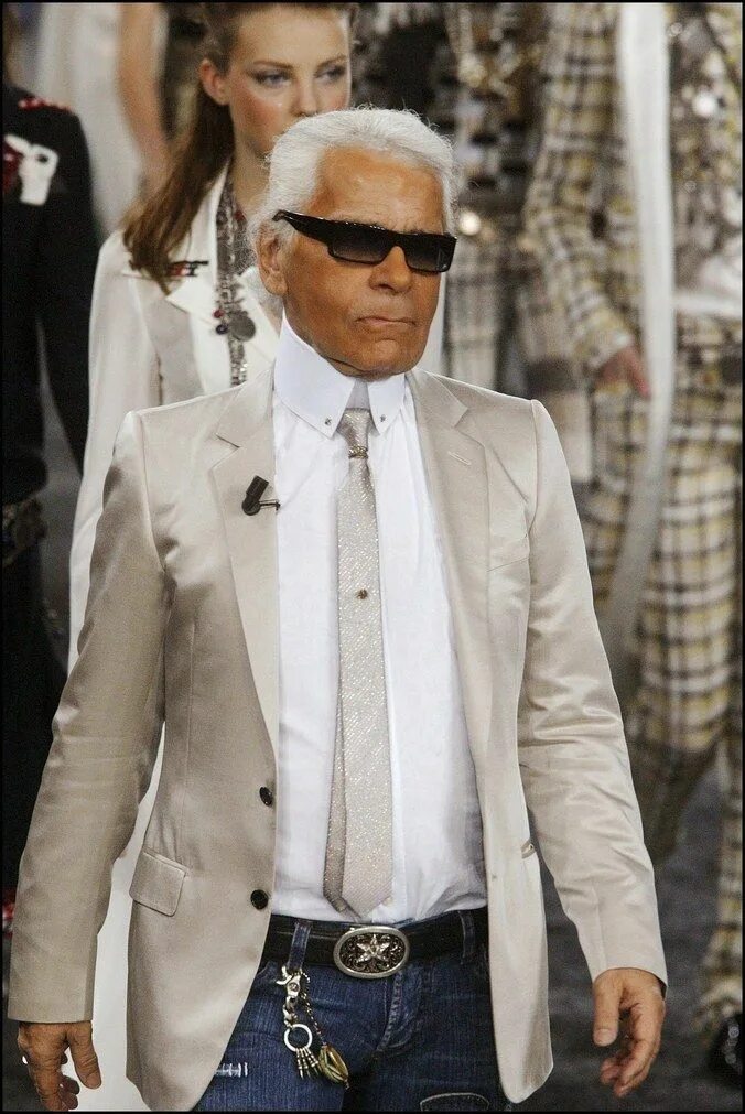 Карл лагерфельд фото одежды The Evolution of Karl Lagerfeld's Signature Look