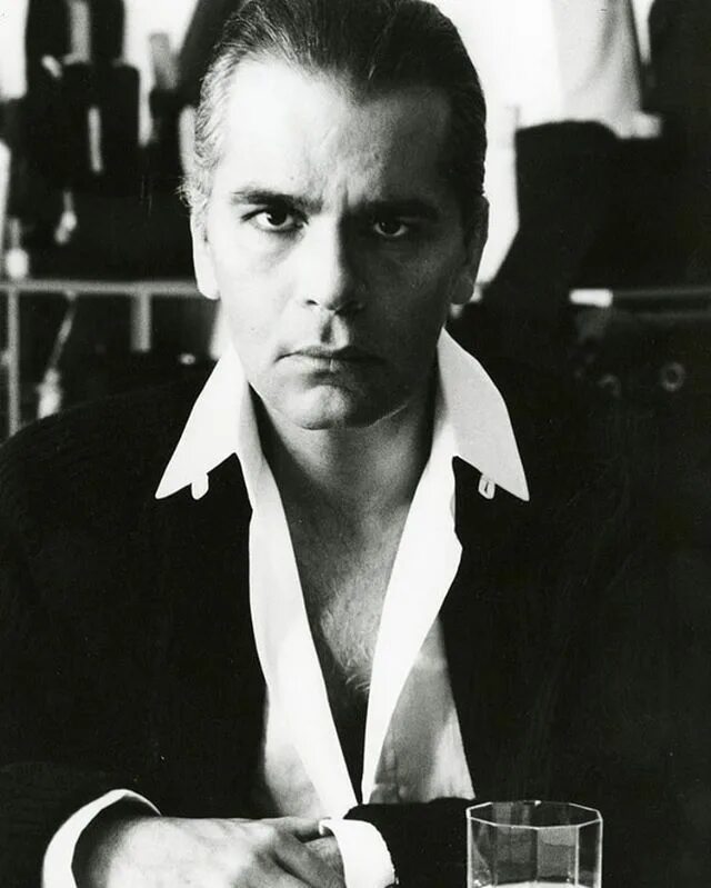 Карл лагерфельд в молодости фото Pin by PETRA CORAZÓN ♥ on ♥ KARL LAGERFELD Karl lagerfeld, Lagerfeld, Karl
