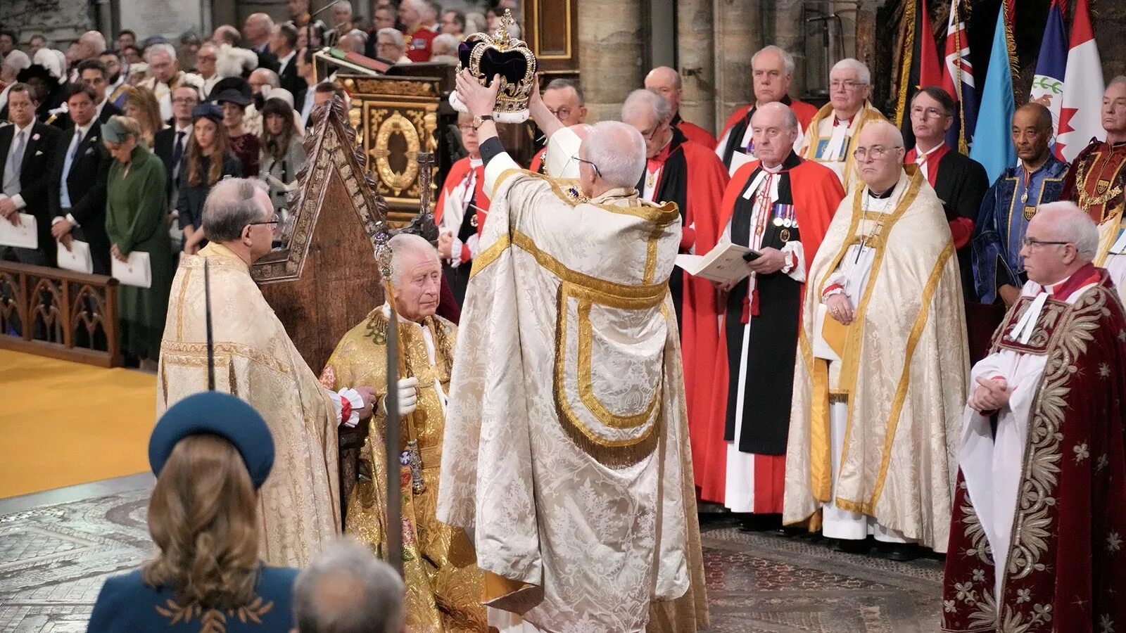 Карл третий фото King's coronation: Charles is crowned in Westminster Abbey UK News Sky News