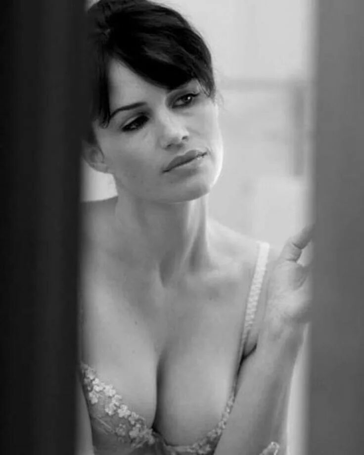 Карла гуджино фото гол Pin by Alison Emmert on Carla Gugino Carla gugino, Carla gugino movies, Actresse