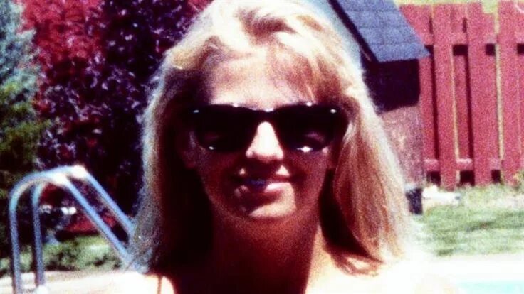 Карла хомолка фото Who Is Karla Homolka From The Canadian "Ken And Barbie Killers"? - Oxygen True c