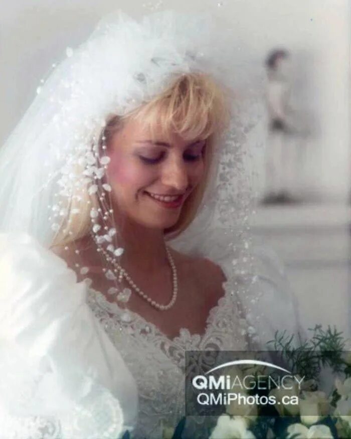 Карла хомолка фото Professional picture of Karla Homolka taken the day she wed Paul Bernardo, coinc
