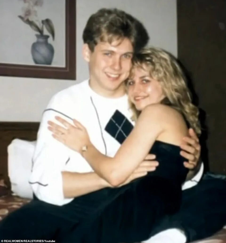 Карла хомолка и пол фото New footage of Canada's Barbie killer shows her claiming Ken husband FORCED her 