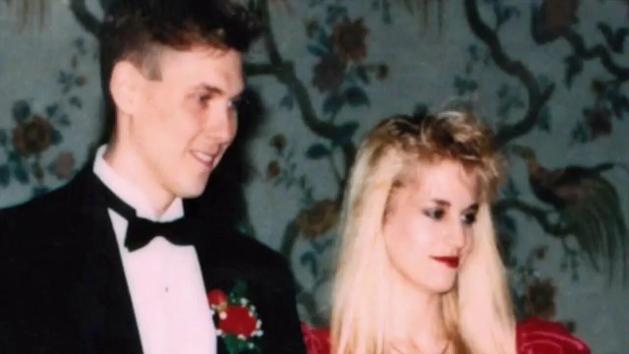 Карла хомолка сейчас фото Karla Homolka and Paul Bernardo Ken and Barbie Killers - YouTube