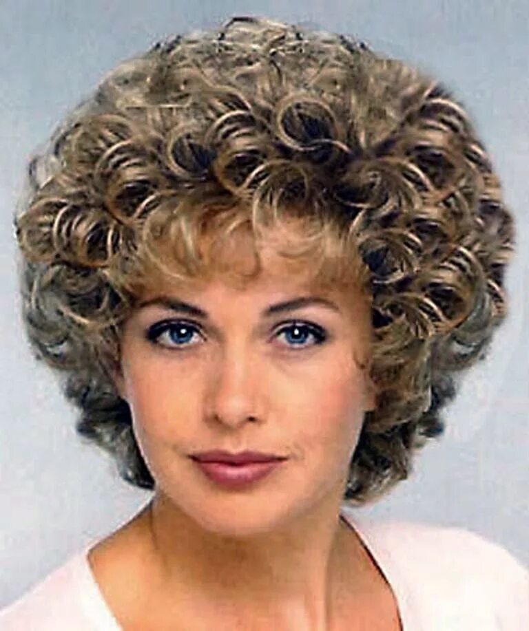 Карлинг фото на короткие волосы Pin by Le Pèpi Thierry on Belles coiffures Permed hairstyles, Short permed hair,