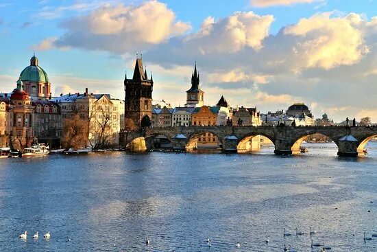 Карлов мост в праге фото Карлов мост в 5-10 минутах ходьбы - Picture of Rezidence Dlouha 17, Prague - Tri
