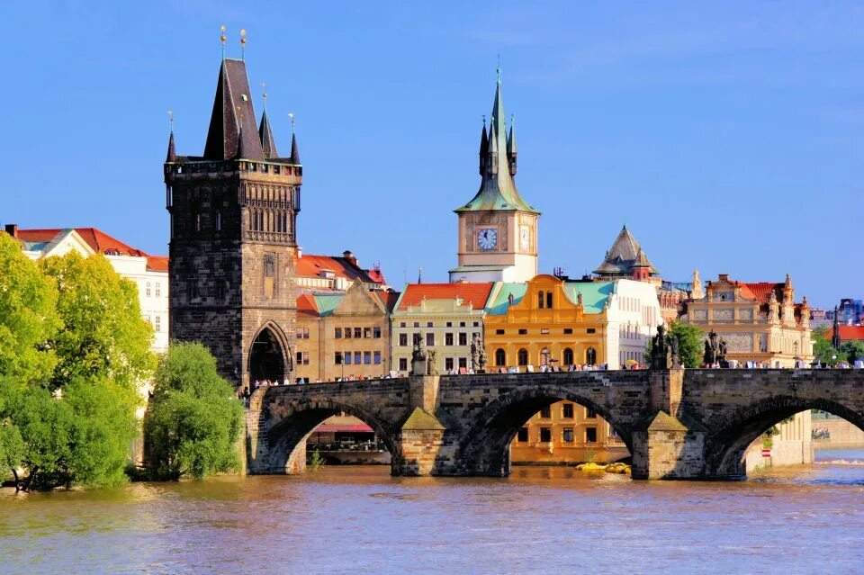 Карлов мост в праге фото Prague: Castle and Jewish Quarter Tour with Cruise and Lunch GetYourGuide