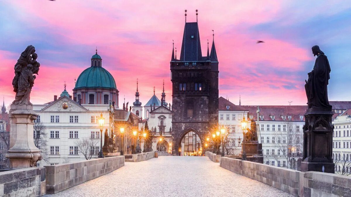 Карлов мост в праге фото "Karluv Most" (Карлов мост) from musical album "Sounds of Prague" - NEWTON MUSIC