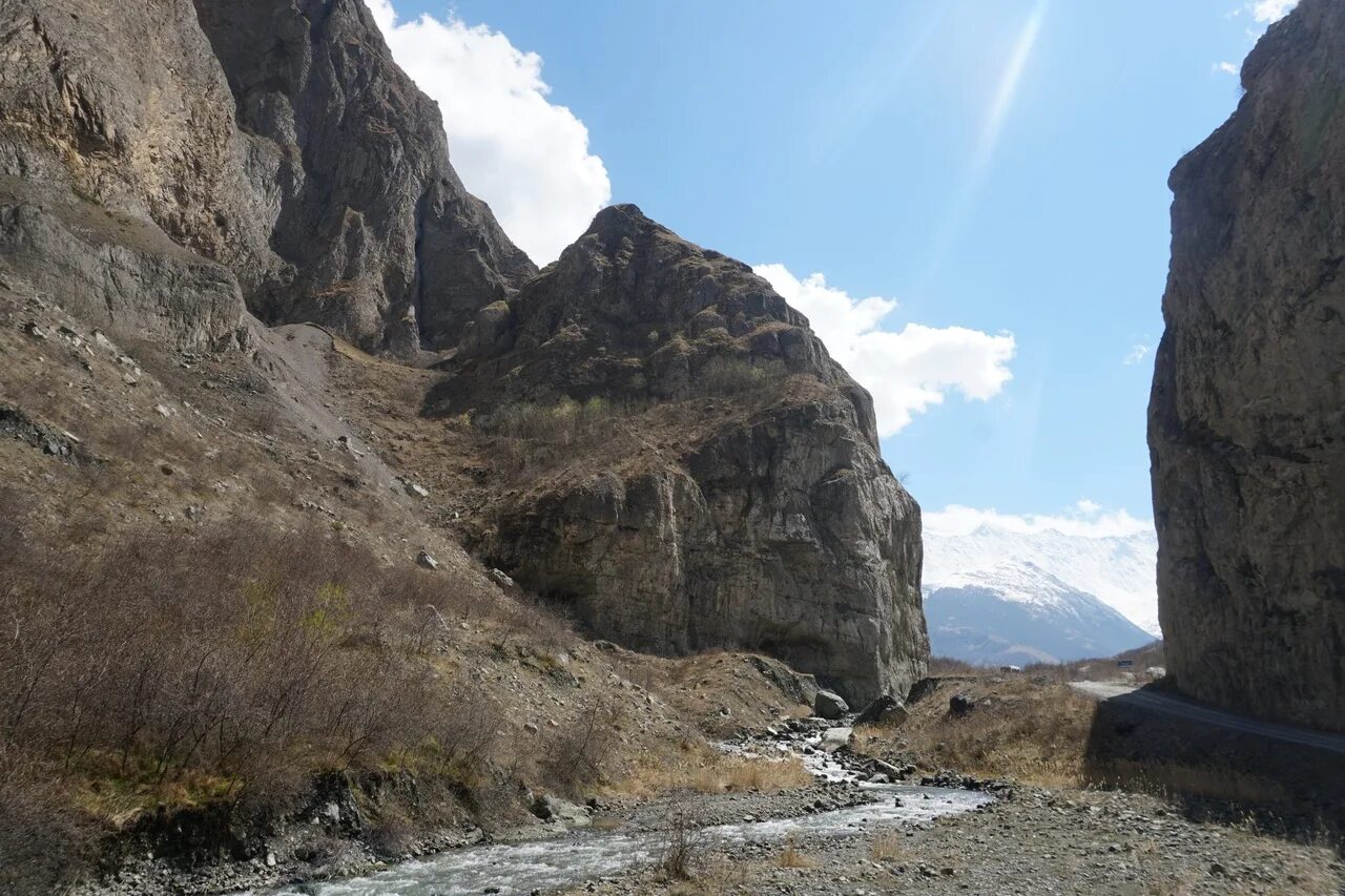 Кармадонские ворота фото Кармадонское ущелье - место жуткой трагедии - Биение разума - ЖЖ