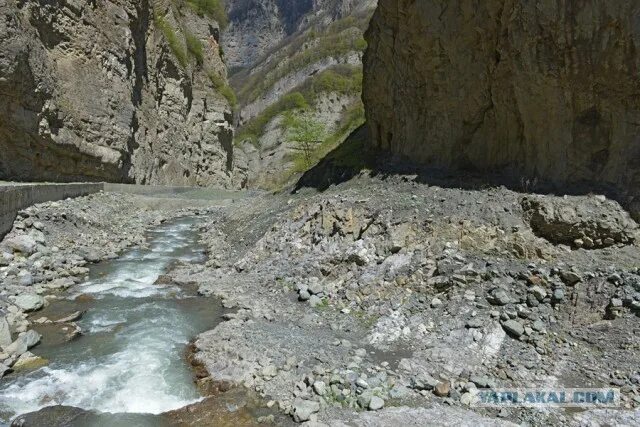 Кармадонские ворота фото Кармадонское ущелье, 13 лет спустя - ЯПлакалъ