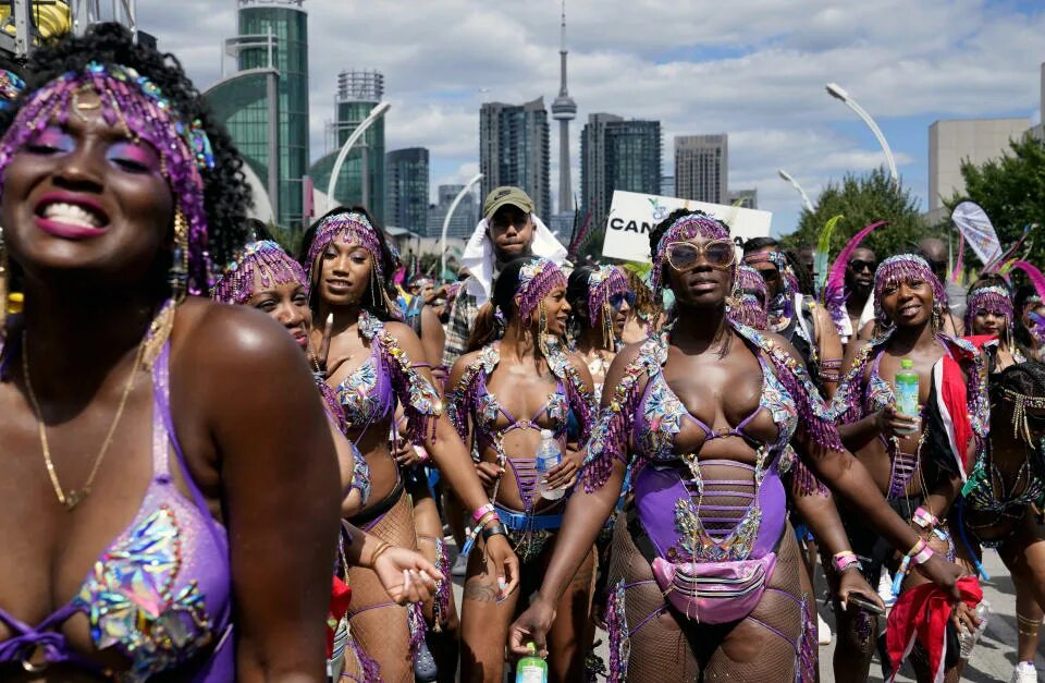 Карнавал горячие фото 18 AP PHOTOS: Toronto's Caribana a celebration of freedom