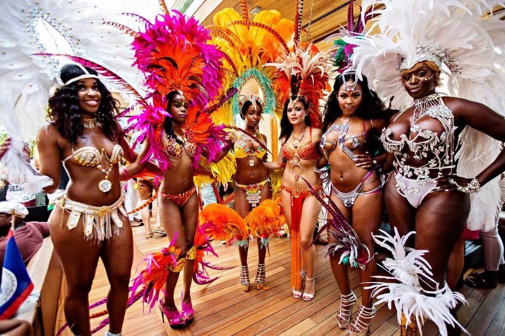 Карнавал горячие фото видео Danza a ritmo de samba en el Carnaval Caribeño de Manchester 2017 - Bristoleños.