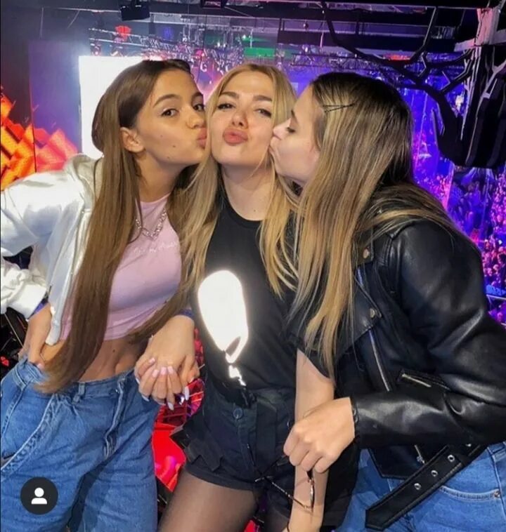 Карнавал и юля гаврилина фото Да, малышка, я киллер Fashion, Best friend pictures, Celebrities