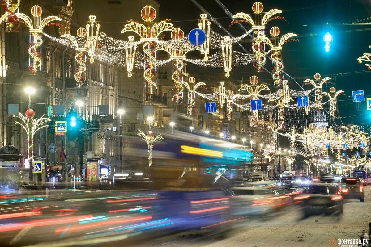 Карнавал невский просп 39д санкт петербург фото Всё сверкает и блестит. "Фонтанка" полюбовалась новогодней красотой на Невском Ф