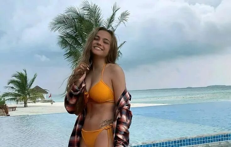 Карнавал слив фото в купальнике Валя Карнаухова Фотосессии подростков, Летиция каста, Откровенные девушки