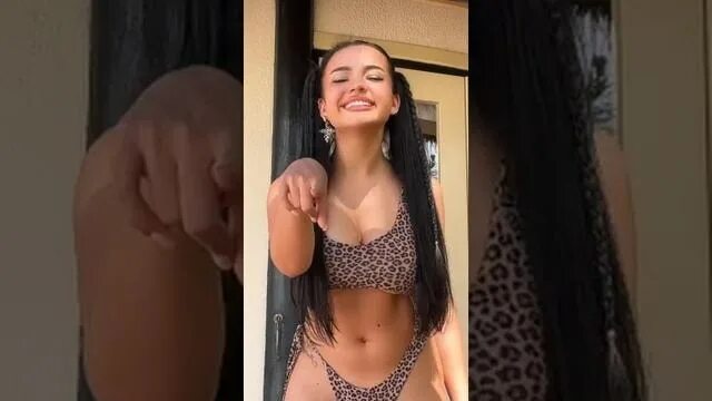 Карнавал слив фото в купальнике Snaptik_7030657269654211841_tiktok - смотреть онлайн короткое видео (shorts) от 