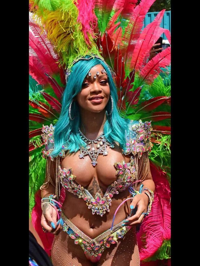 Карнавал слив горячих фото Pin en Rihanna