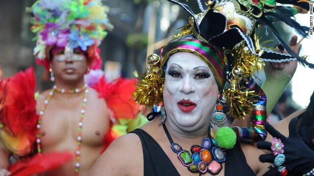 Карнавал толстая фото Carnival fever seizes Brazil as parades, block parties kick off - CNN