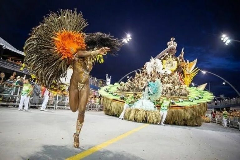 Карнавал ул красная площадь 30 фото В выходные в Рио-де-Жайнеро начался карнавал