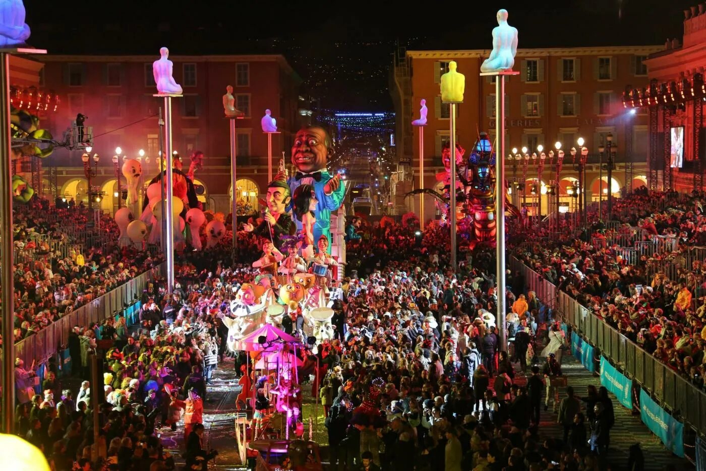 Карнавал ул красная площадь 30 короча фото Francia: la parata di Carnevale a Nizza FOTO