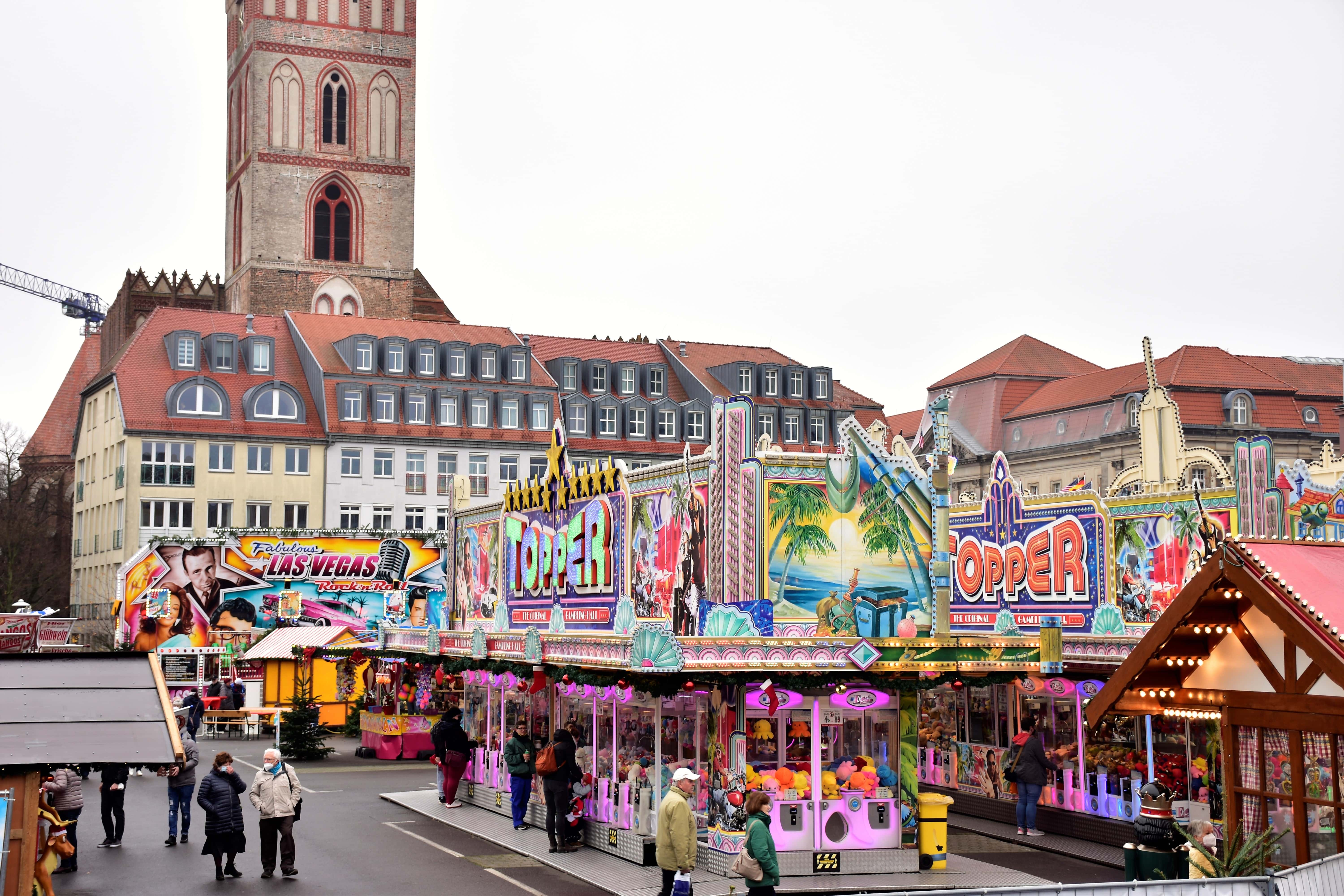Карнавал ул красная площадь 30 короча фото Free picture: luna park, carnival, street, tourism, tourist attraction, pedestri