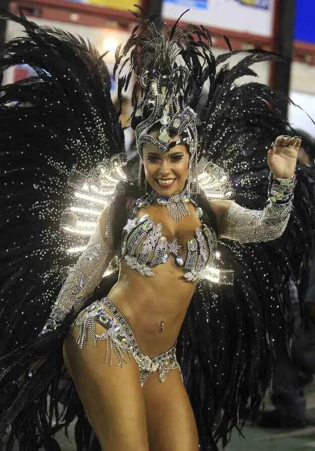 Карнавал в бразилии фото девушек 70 Stunningly Beautiful Images From Rio De Janeiro's Carnival Carnival girl, Car