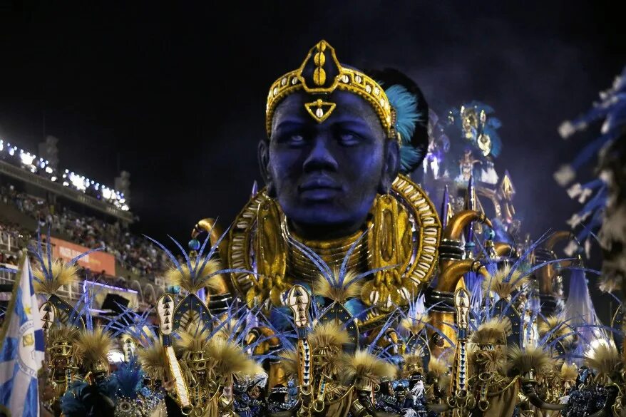 Карнавал в рио де жанейро 2024 фото Rio's iconic Carnival is back in spectacular samba style
