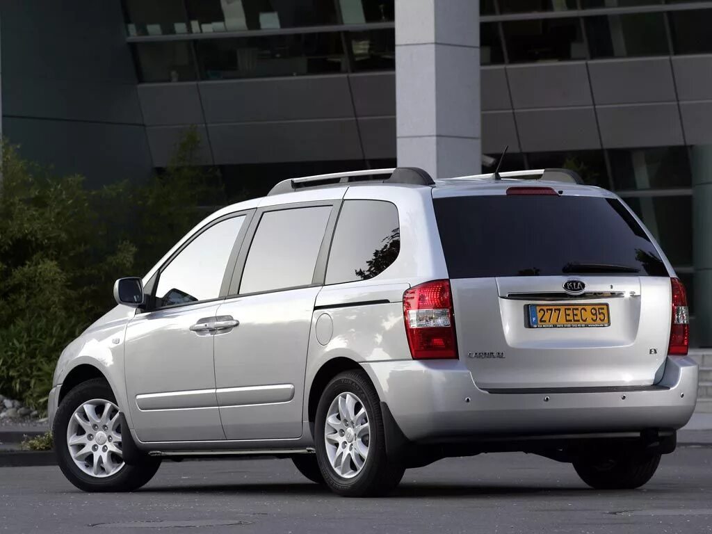 Карнивал машина фото Каталог автомобилей Kia Carnival Carnival I Минивэн, 2.5 MT (165 л.с.). Характер