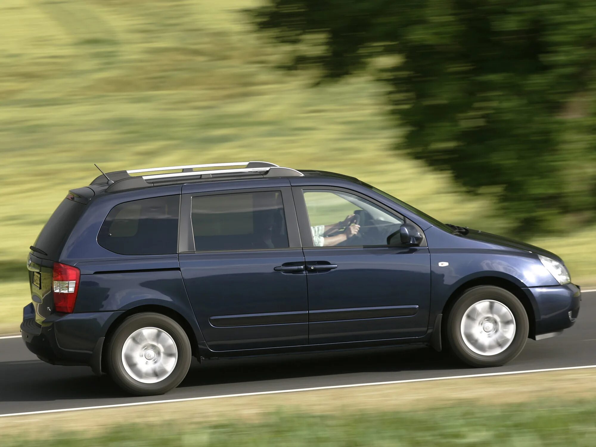 Карнивал машина фото Kia Carnival 2 поколение минивэн
