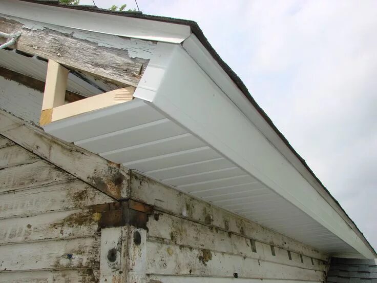 Карниз дома крыши снаружи фото Vinyl Siding - Aluminum Soffit & Fascia - Hicksville, Ohio Vinyl soffit, Roof so