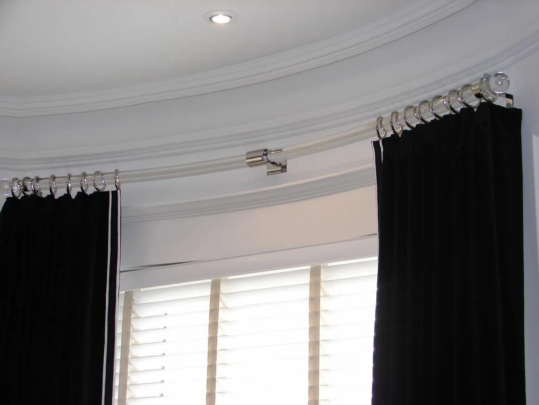 Карниз над окном фото curved acrylic curtain rod Bow window, Bow window curtains, Curtains