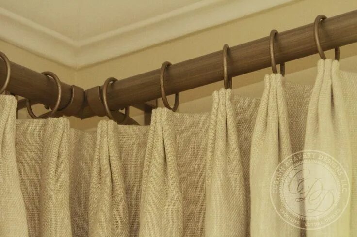 Карнизы для штор угловые фото Mitered drapery rod allows panel to smoothly turn the corner. Euro pleat draperi