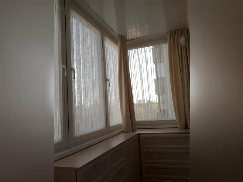 Карнизы на балконе фото Купить Шторы для балкона и лоджии, модель № 4 в Орле - торговый дом Восходящее С
