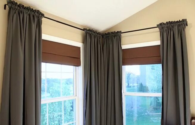 Карнизы на окна фото Looks like a corner in my bedroom http://www.justagirlblog.com/guest-post-7-diy-