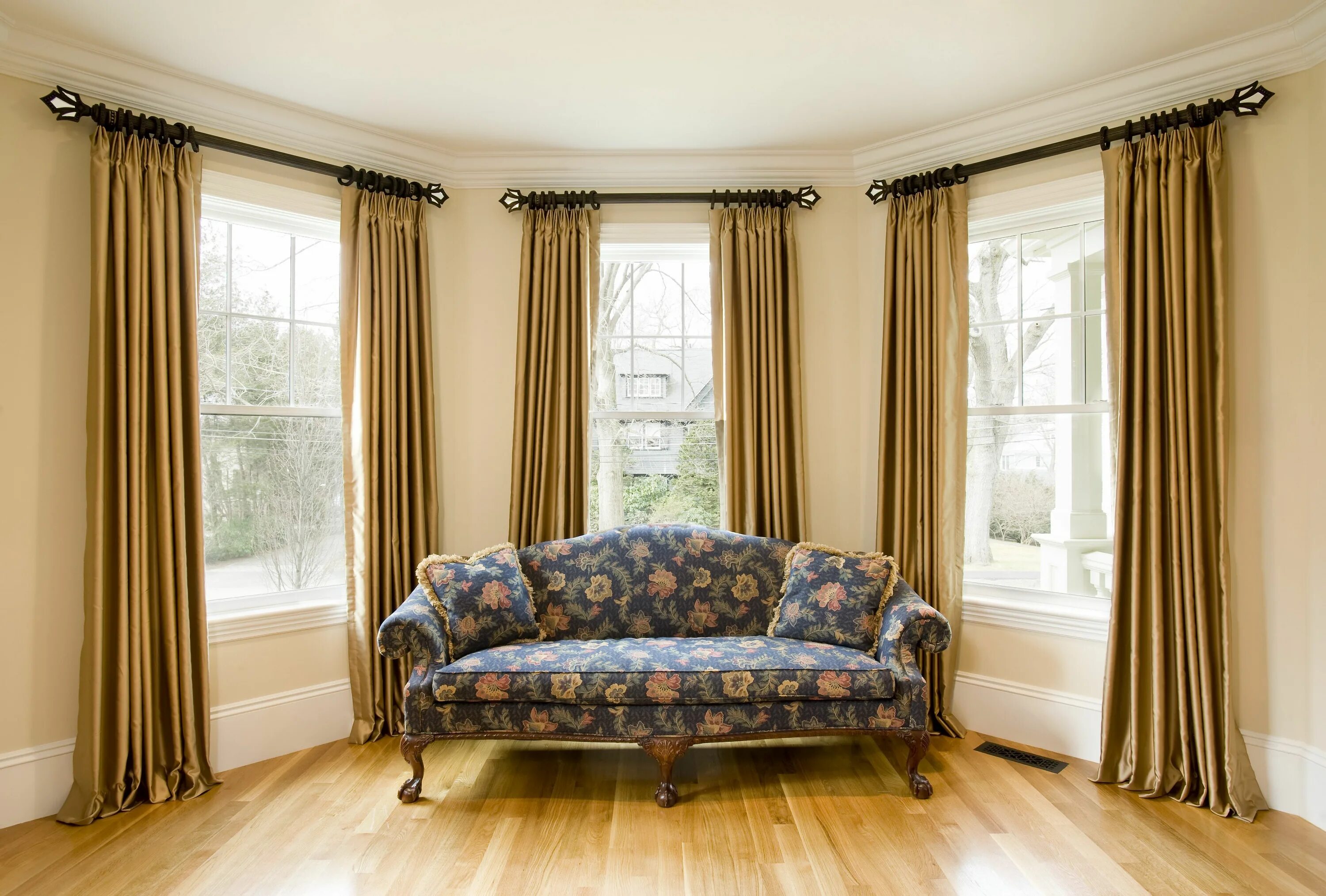 Карнизы в интерьере фото Luxury custom curtains are our specialty. We manufacture all of curtains right h