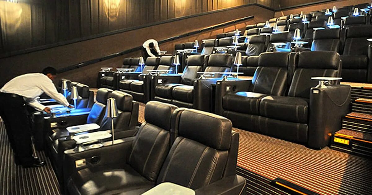 Каро 6 будапешт фото In Mexico we have VIP cinemas with a waiter and shit. Does anyone else have this