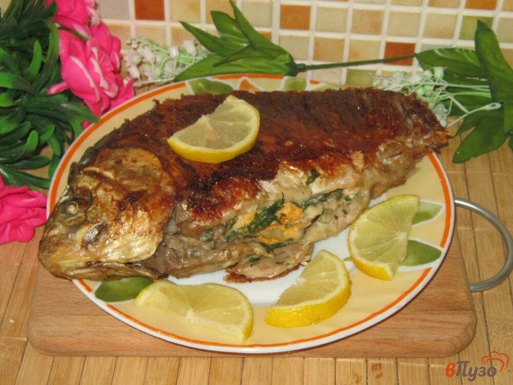 Карп на сковороде рецепт с фото Карп жареный на сковороде фаршированный зеленью 1 - рецепты с фото на vpuzo.com