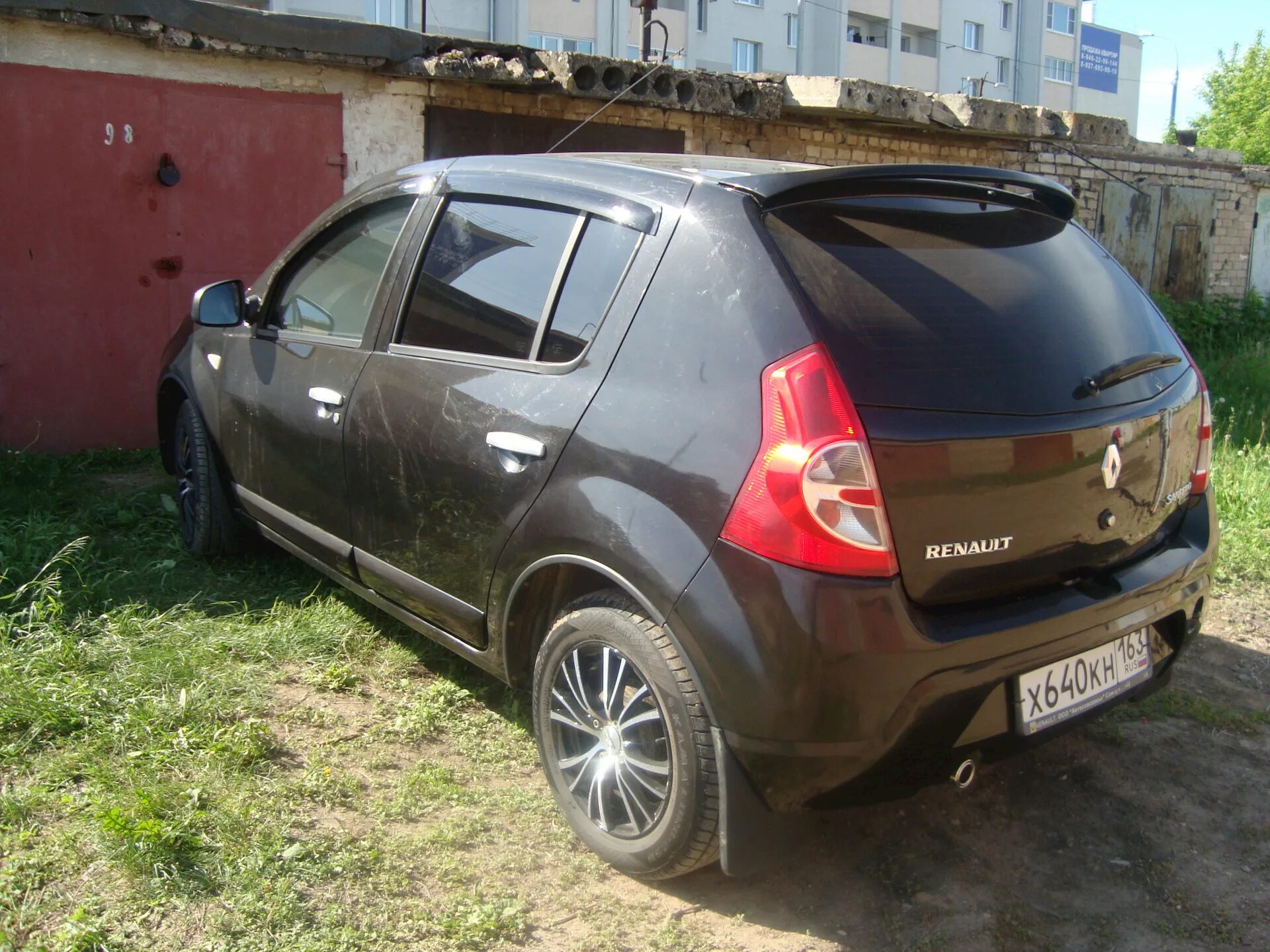 Карт тюнинг спойлер рено сандеро Ветровики - Renault Sandero 1G, 1,6 л, 2011 года стайлинг DRIVE2