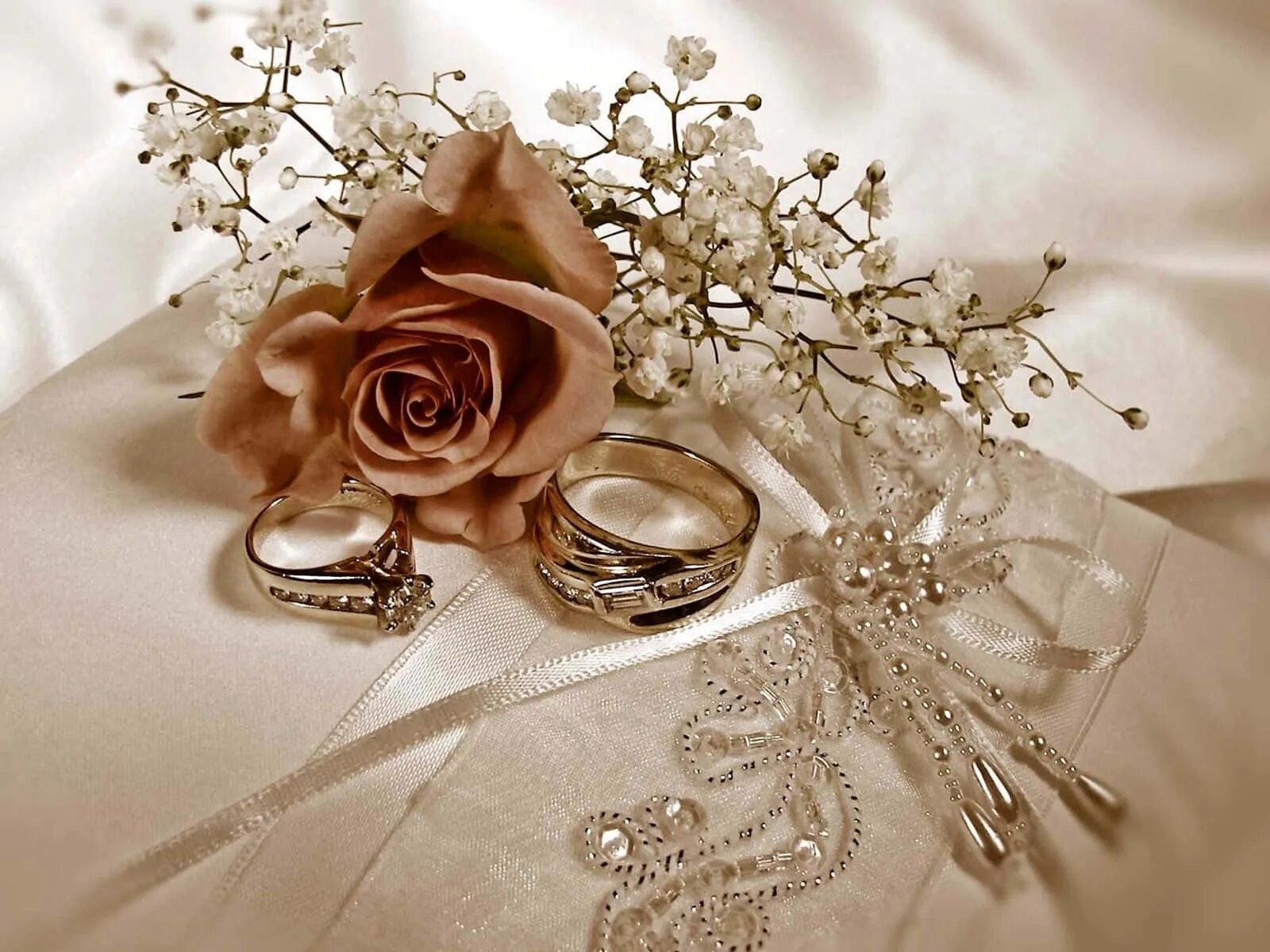 Картинка 1 со дня свадьбы Download Rose Gold Unique Engagement Rings Wallpaper Wallpapers.com
