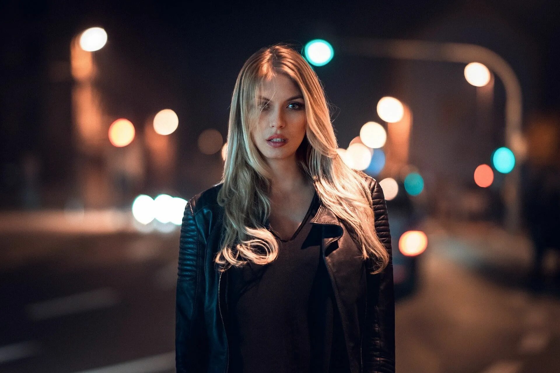 Картинка девушка фото ночь #women #portrait #face #blonde #1080P #wallpaper #hdwallpaper #desktop Night pho