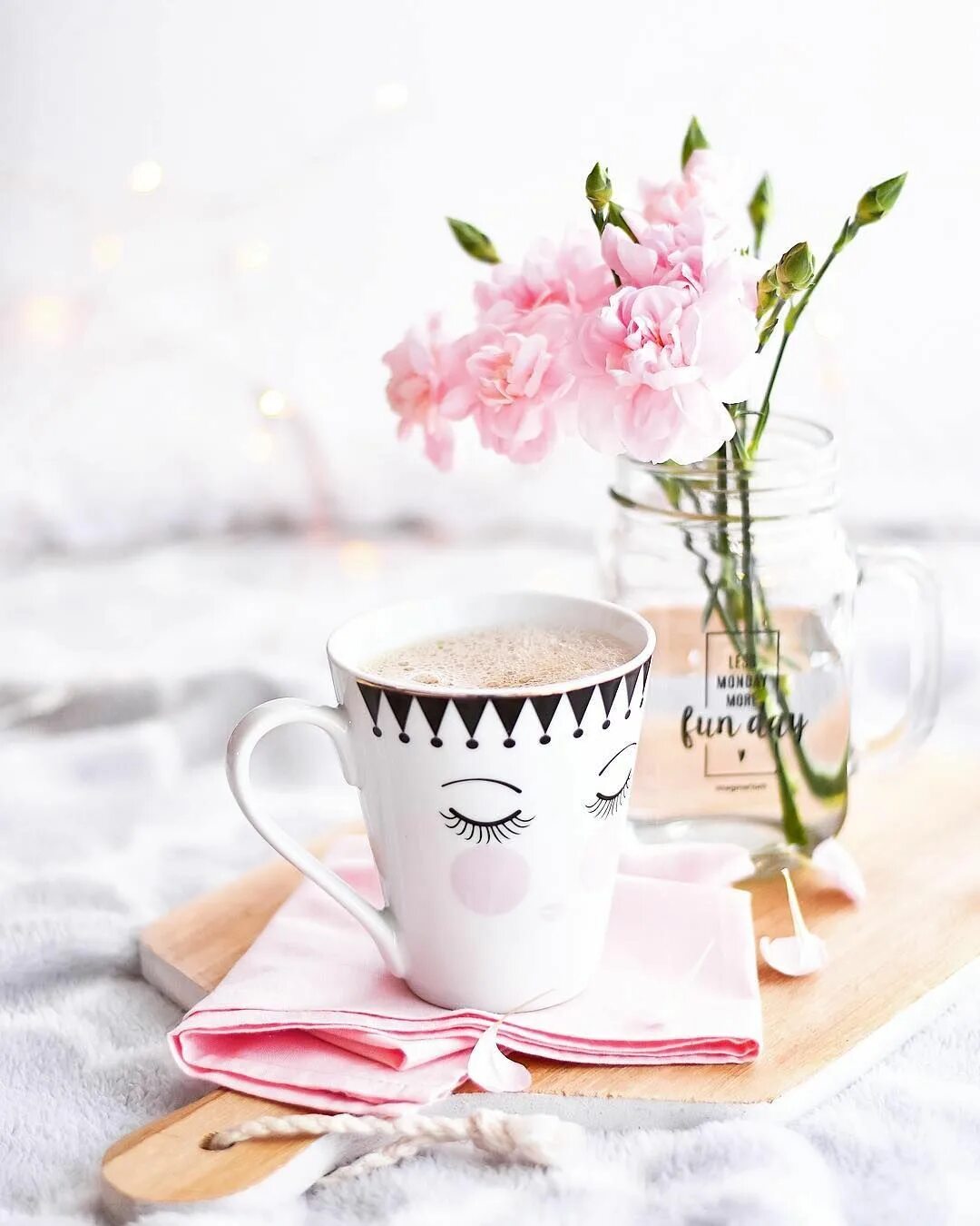 Картинка доброе хорошее утро стильная L’image contient peut-être : tasse de café et boisson Café da manhã romântico, F