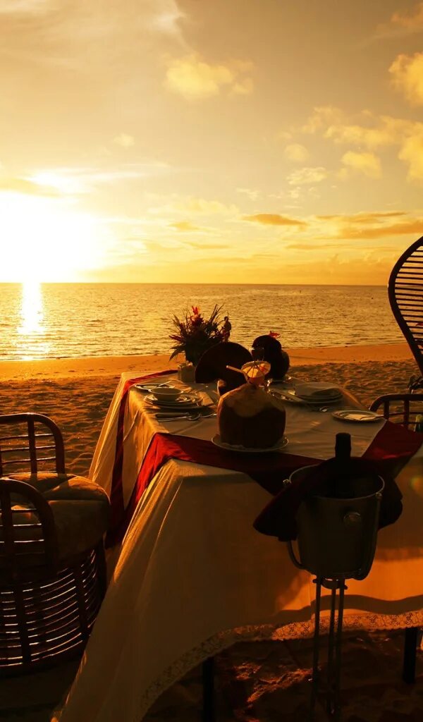 Картинка добрый вечер на отдыхе Dinner on the Beach Desktop wallpapers 600x1024