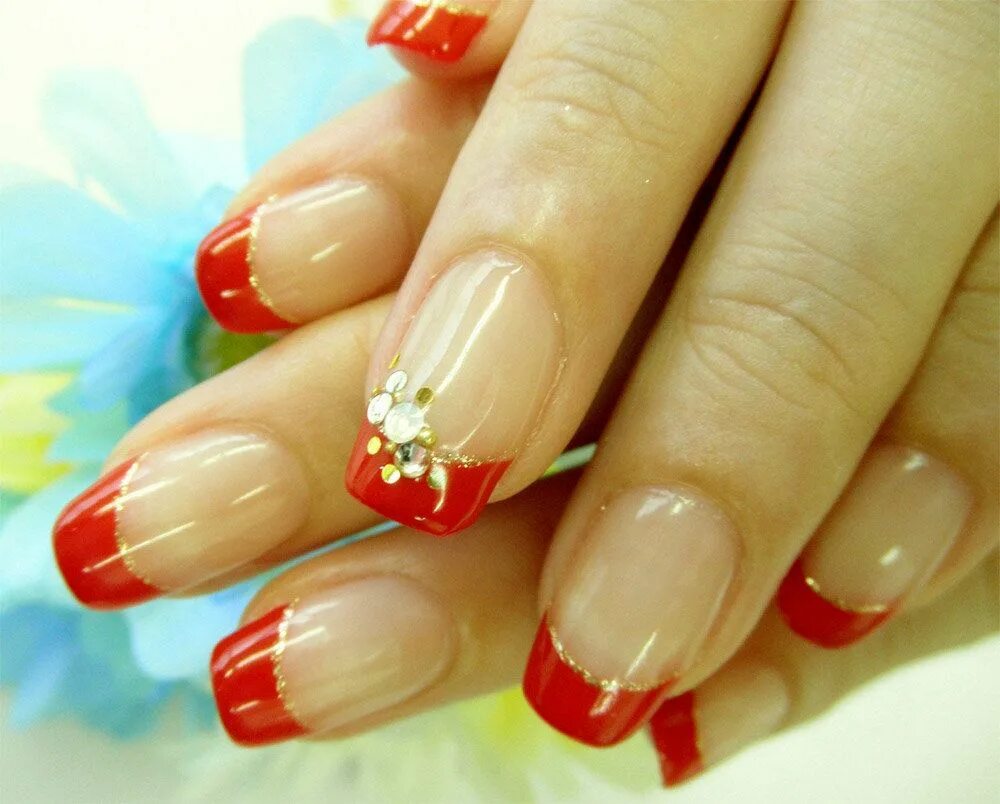 Картинка маникюр френч красный Pin em Red manicure with rhinestones