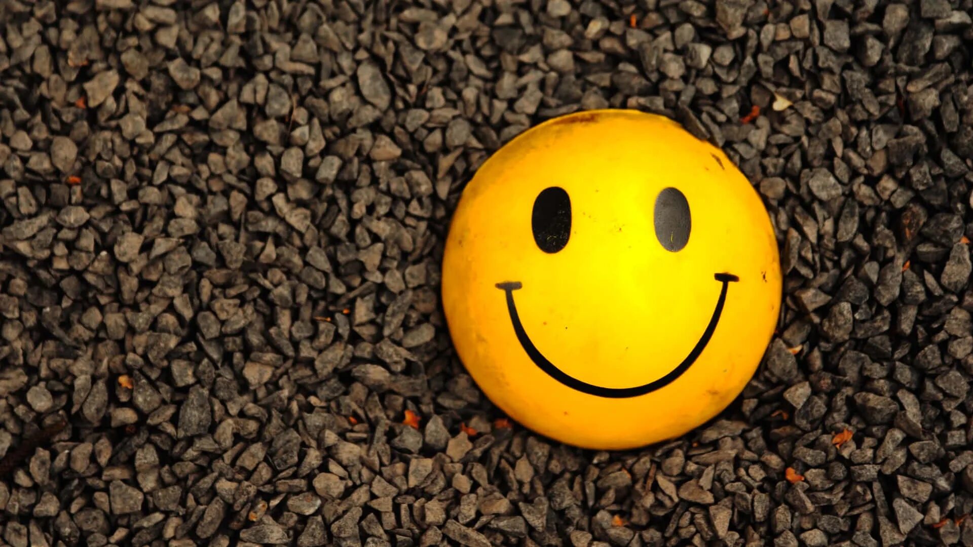 Картинка позитивная улыбка Download Smile Emoji Stones Wallpaper Wallpapers.com