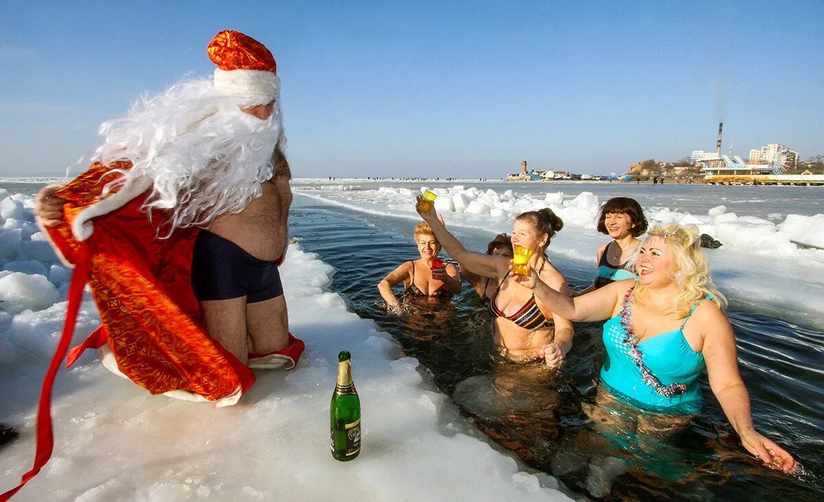 Картинка приколы новый год 14 WEIRDEST Russian Santas (PHOTOS) - Russia Beyond